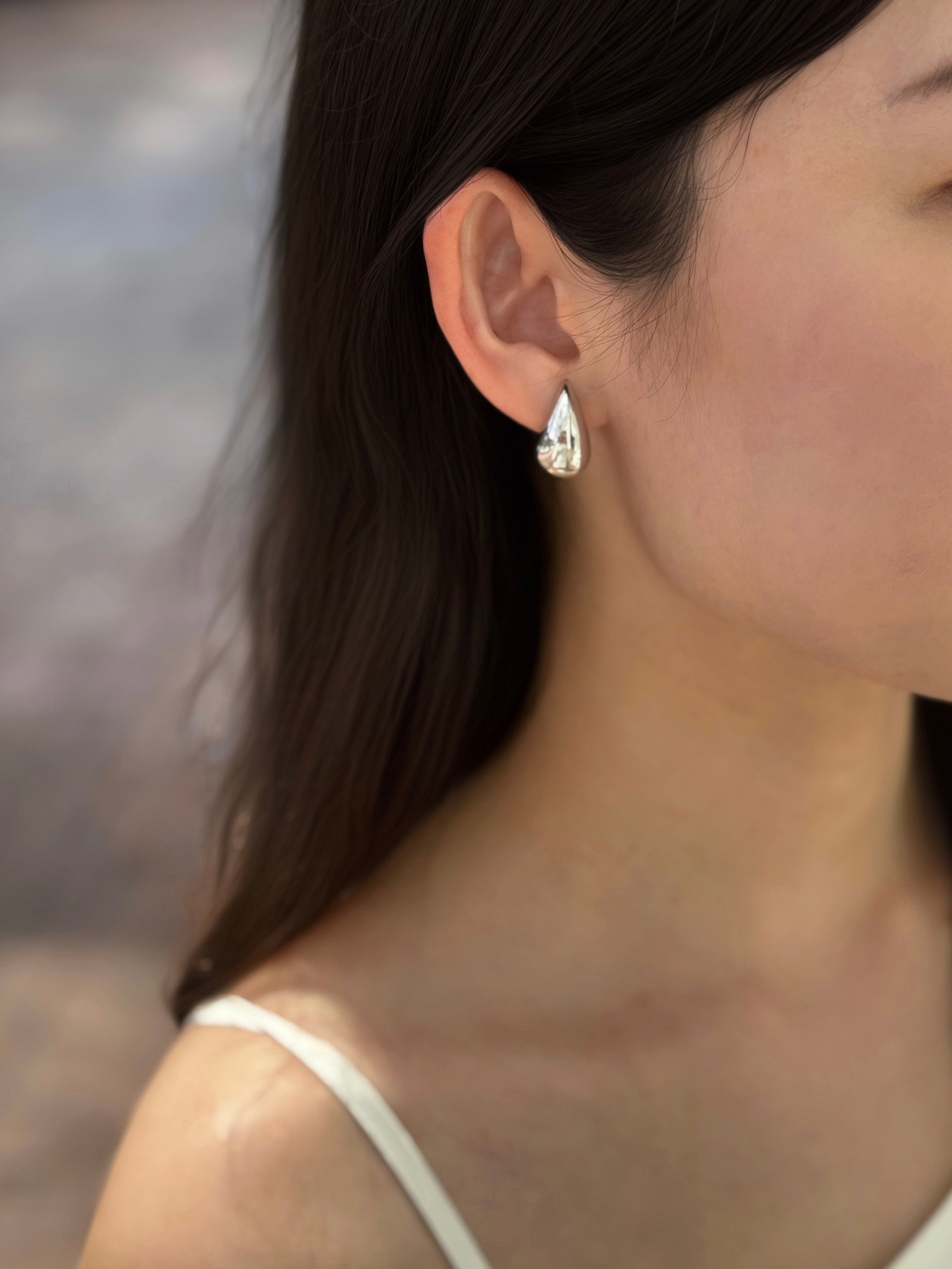 DEWDROP EAR STUDS (SILVER)