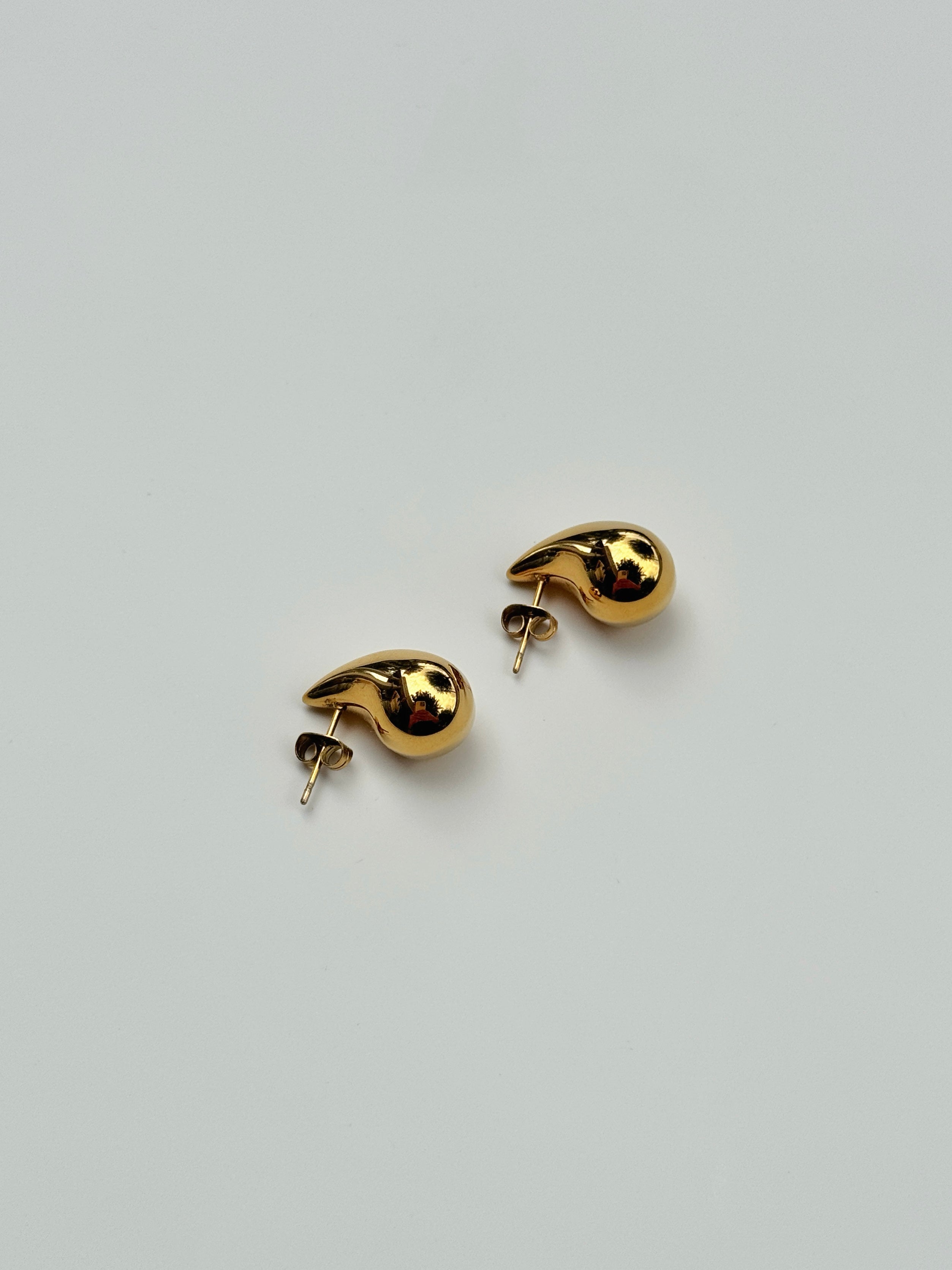 DEWDROP EAR STUDS (GOLD)